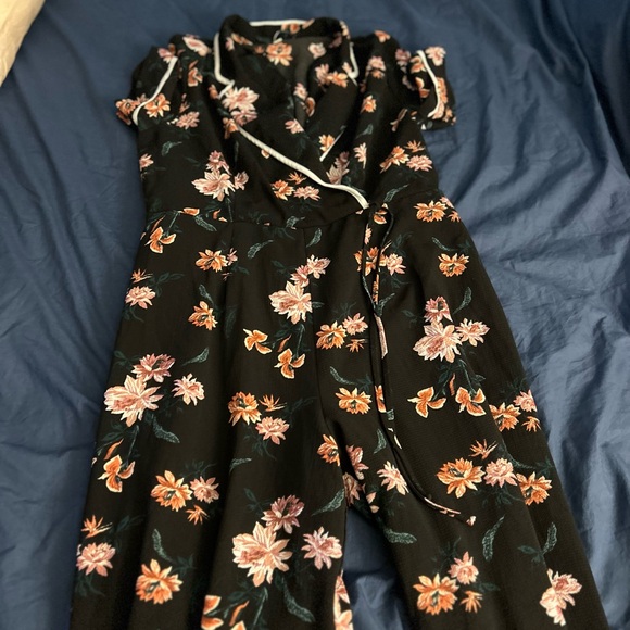 MONTEAU LOS ANGELES floral jumpsuit size L, partial lining - Picture 2 of 4